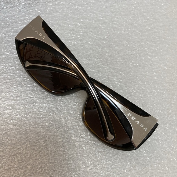 ⭐️HOST PICK⭐️ NWOT - Authentic Vintage PRADA LUXOTTICA Tortoise-Shell Sunglasses - Picture 12 of 16